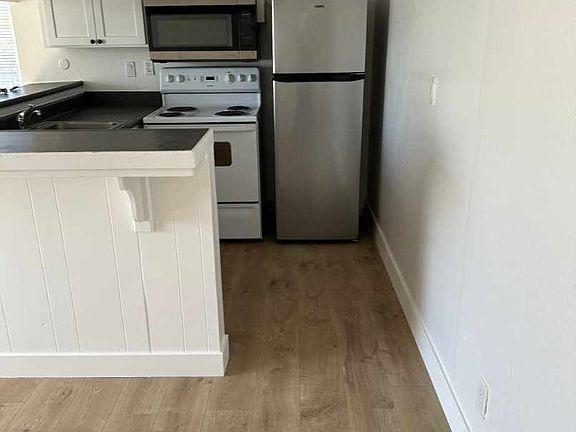 5th image of 5575 Keoncrest Cir APT 4