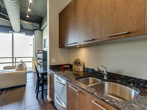 3rd image of 1 E Lexington Ave Unit 1405