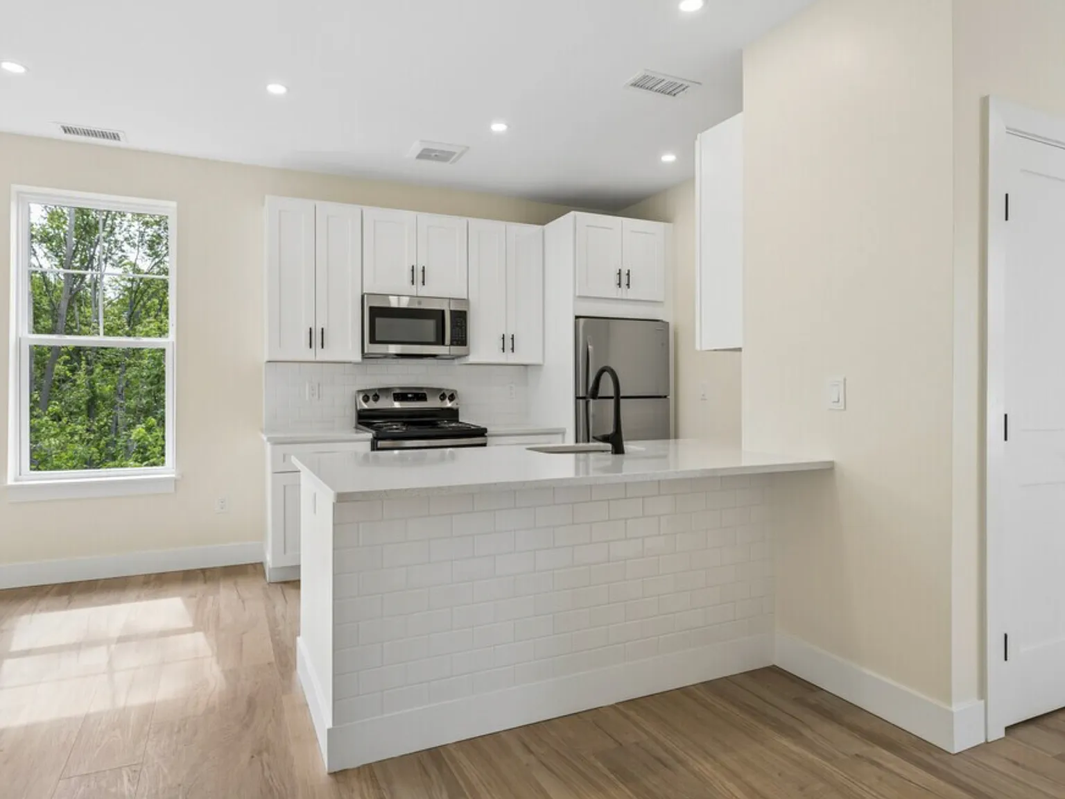 East Road Apartments — Photo 1
