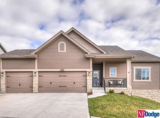1704 Mayflower Rd, Bellevue, NE 68123