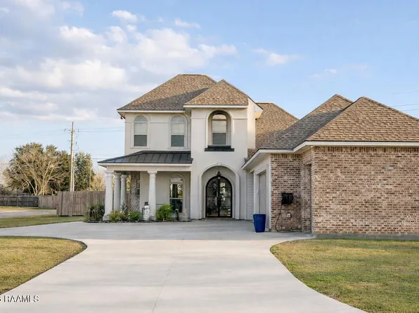 1010 Angelwood Cir, Breaux Bridge, LA 70517