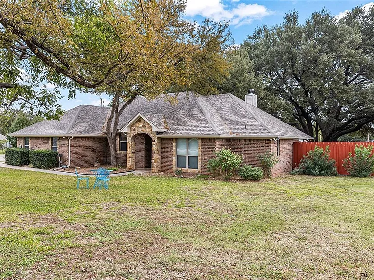 1609 Cheyenne Trl — Photo 3