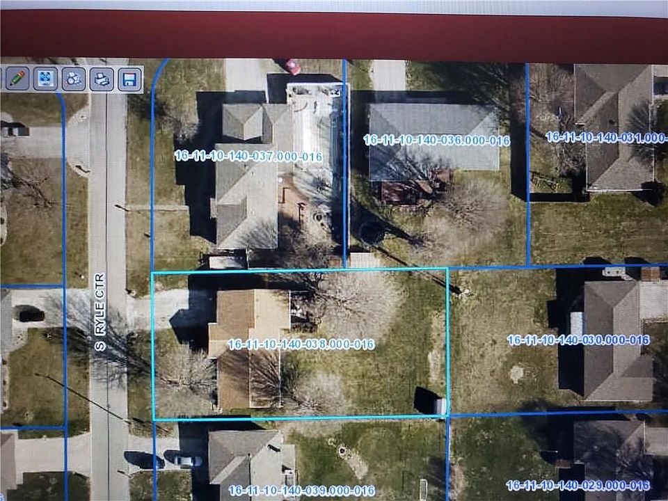 2nd image of 416 S Ryle Ctr