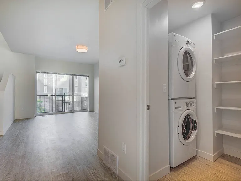 Hawthorne Townhomes — Photo 18