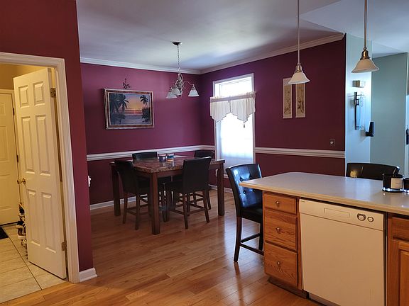 3rd image of 12 Secretariat Ln