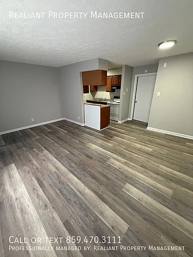 2021 Cambridge Dr Photo 1