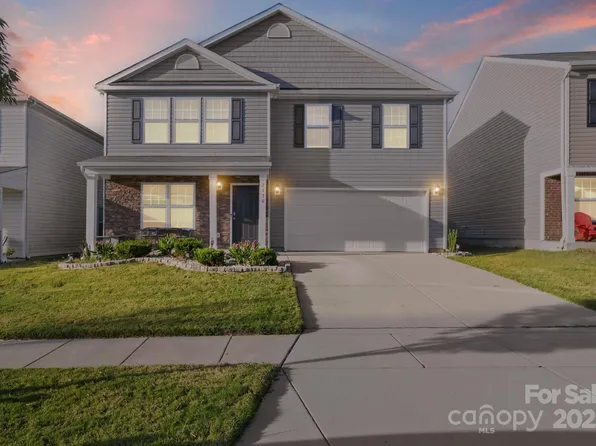 2130 Eastway Dr, Dallas, NC 28034