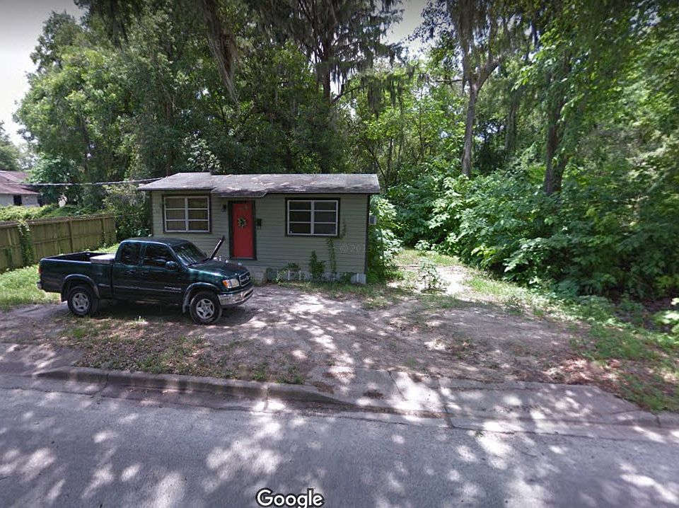 1st image of 681 NE Lake Dr