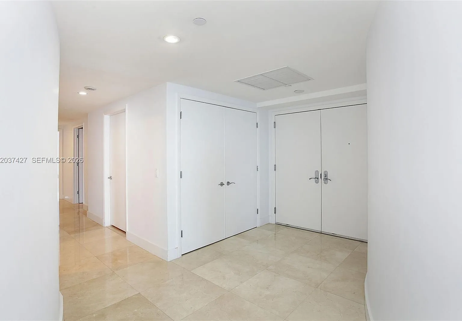 Jade Beach Condo — Photo 4