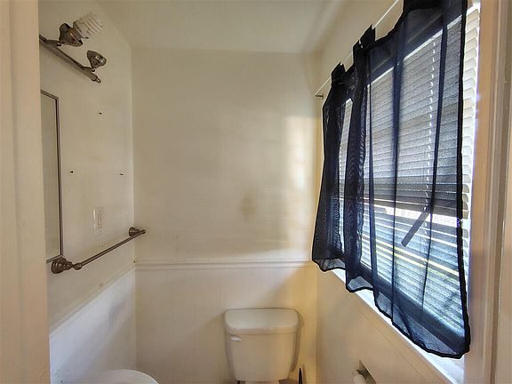 5th image of 5031 Showalter Rd NW