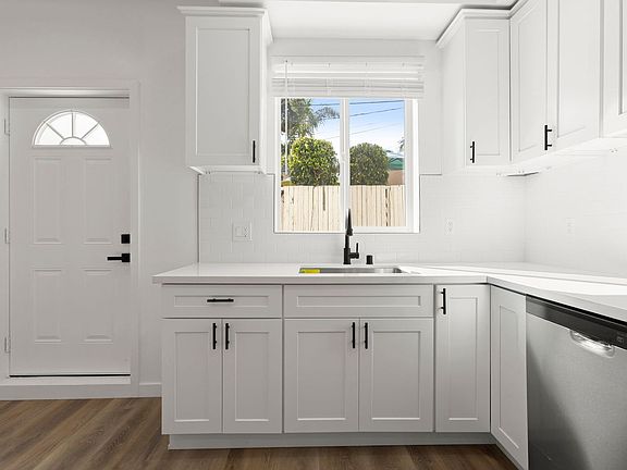 5th image of 1537 Centinela Ave #8