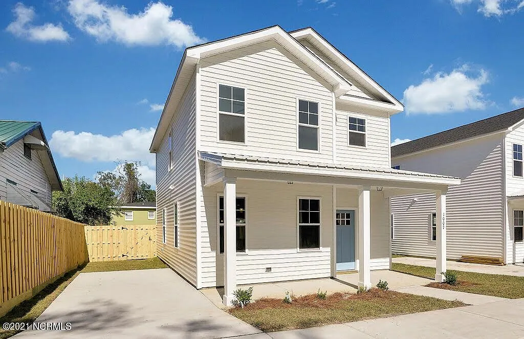 3 bed, 2.5 bath, 1500 sqft, $2,200 — Photo 2