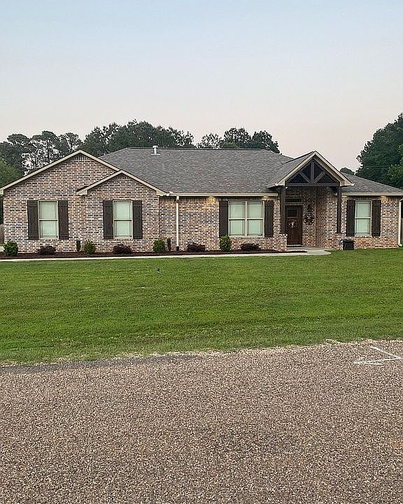 1st image of 12 Silverhill Dr