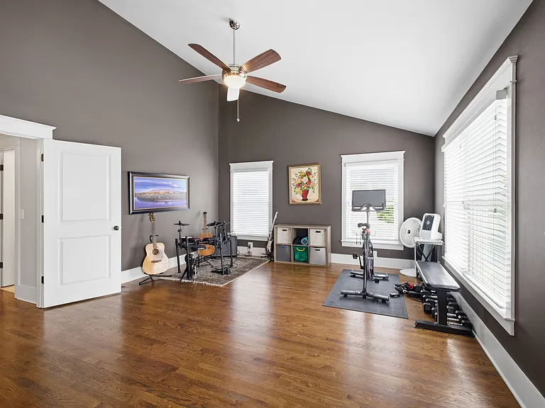 1102 Caldwell Ave — Photo 38