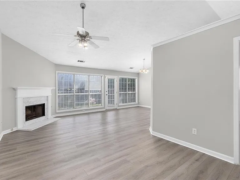 2110 Racquet Club Cir — Photo 2