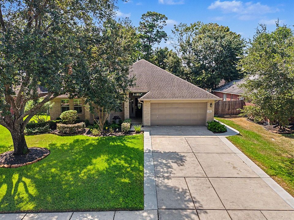 1st image of 18043 Landing Brook Dr