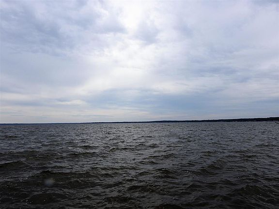 3rd image of 110 Lakeside Dr