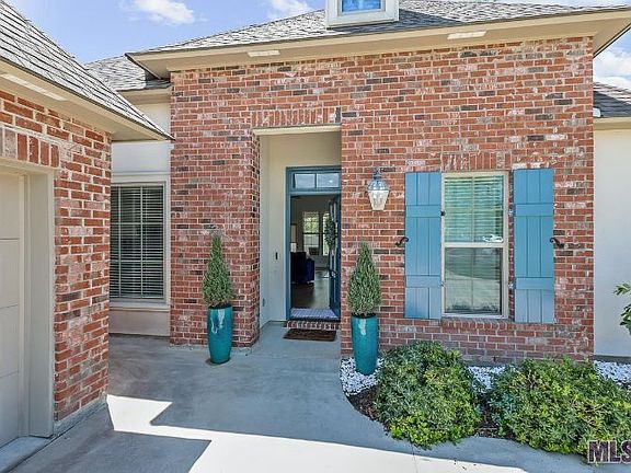3rd image of 43265 Pond View Dr