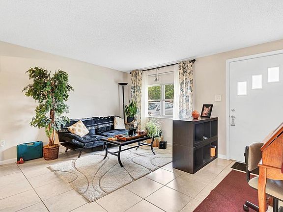 5th image of 15215 Michael Dr