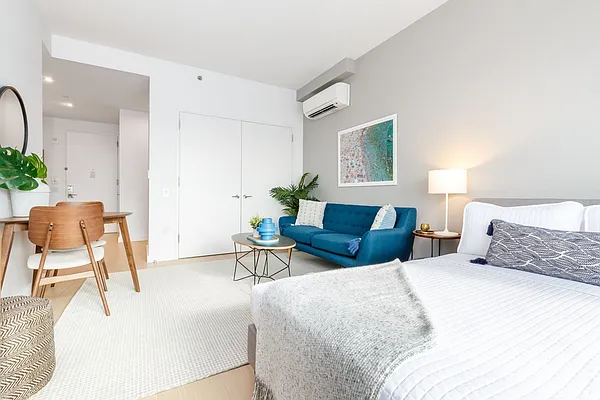 Rented by The Moinian Group | media 28