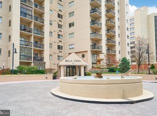 1211 S Eads St APT 1102, Arlington, VA 22202