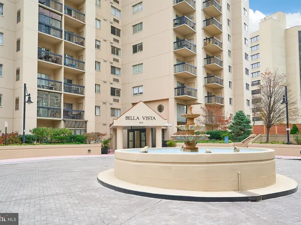 1211 S Eads St APT 1102, Arlington, VA 22202
