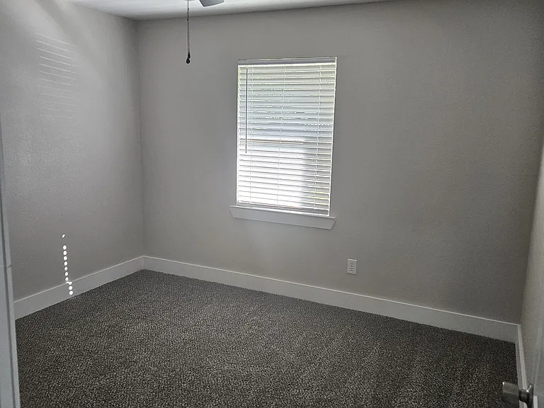 301 Kansas St — Photo 16