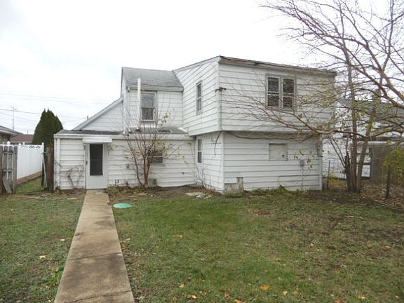 2nd image of 214 E 3rd St