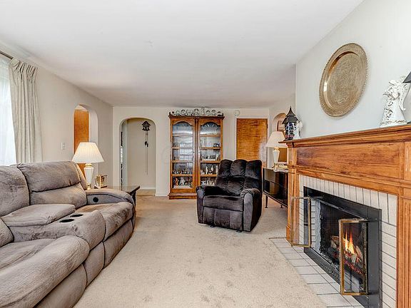 5th image of 155 Van Tassell Ave