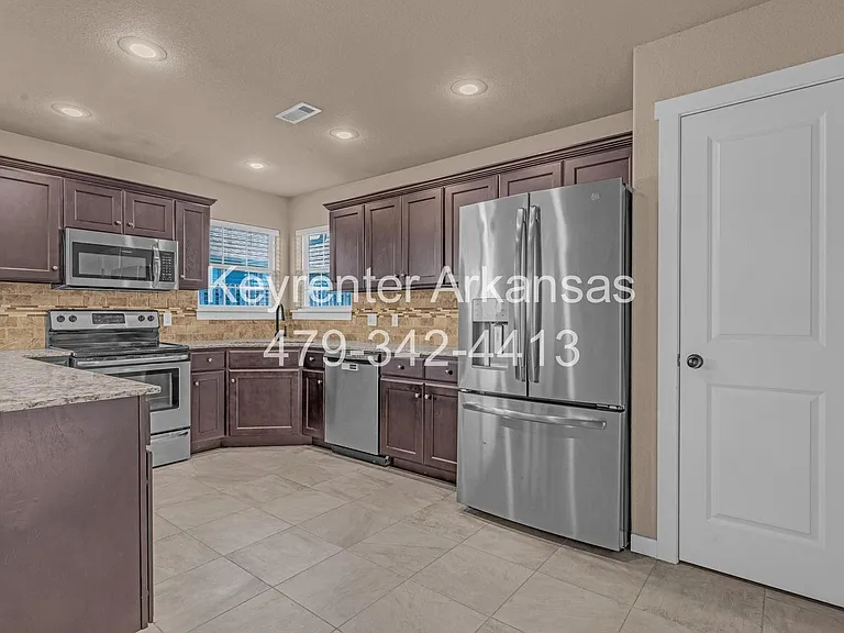 3904 Kirkbridge Pl — Photo 8
