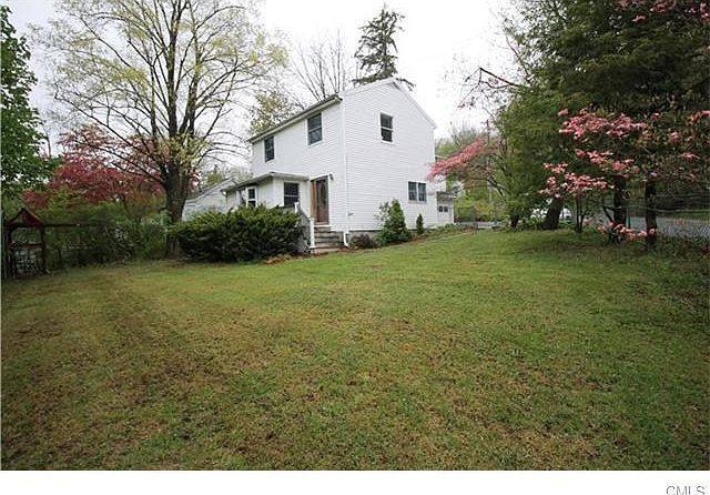 1st image of 27 Harvard Dr