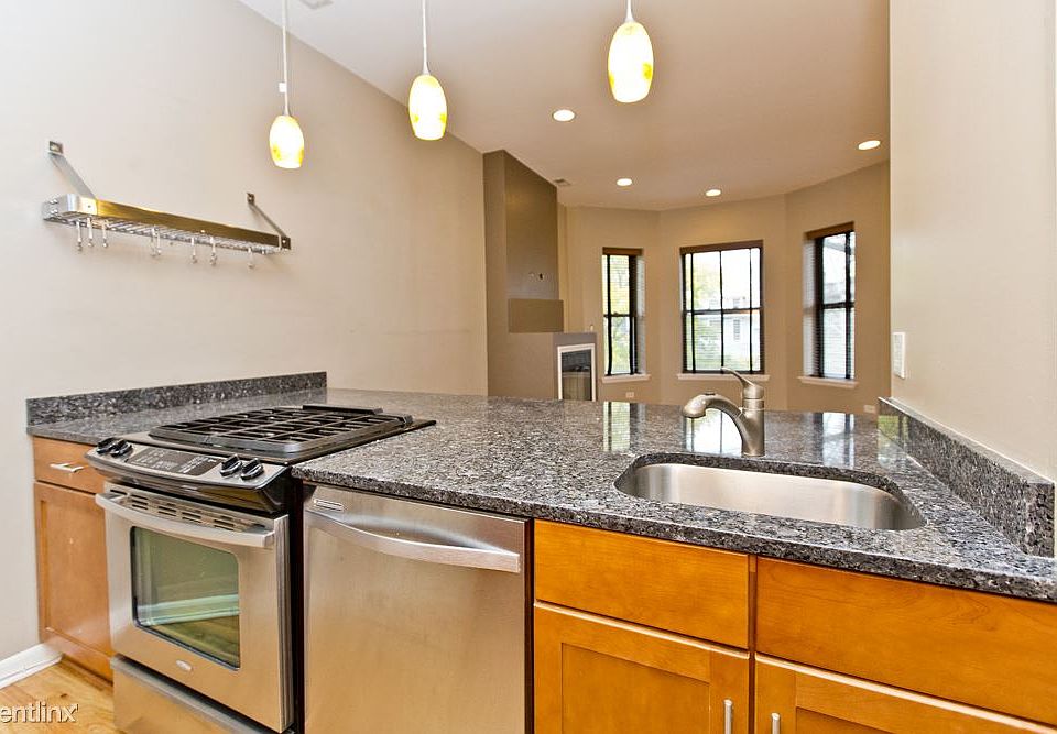 1st image of 4737 N Kenmore Ave #2S