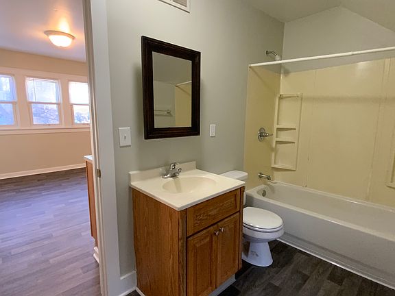 3rd image of 958 Sigsbee St SE Unit 2