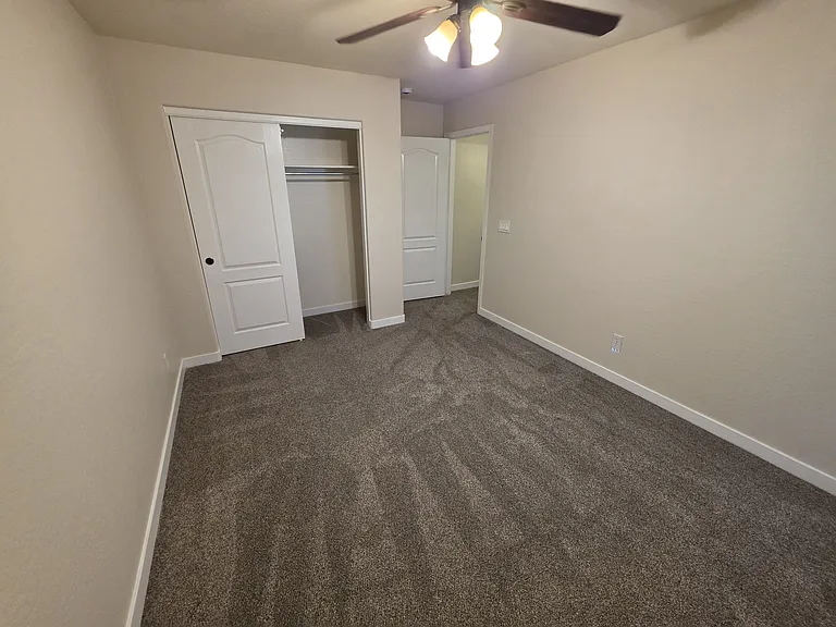 563 E Angeline Ave — Photo 17