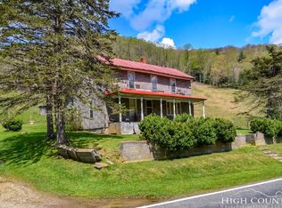 1916 Big Windfall Rd, Lansing, NC 28643