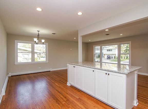 4th image of 10112 S Parke Ave