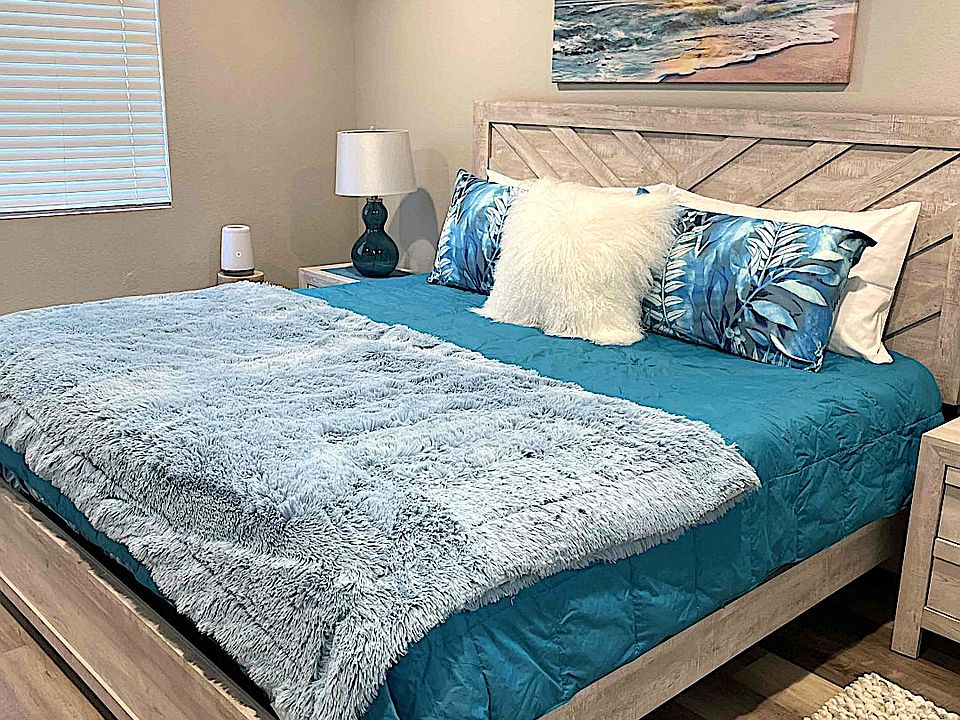 King Bedroom...ahhhh...so soft and comfy!