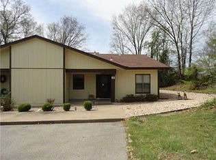 2 Yates Dr, Bella Vista, AR 72714