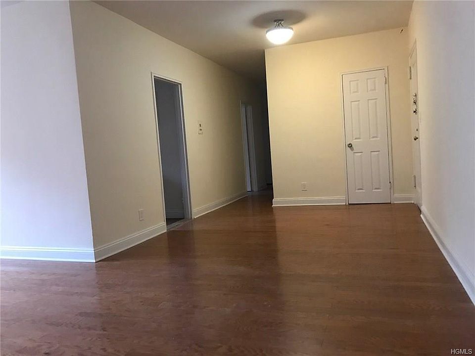 1st image of 325 Main St APT 4F