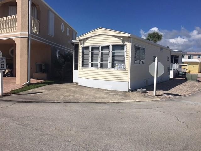 1st image of 316 Nettles Blvd