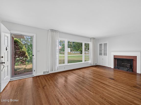 5th image of 7021 Graymoor Rd