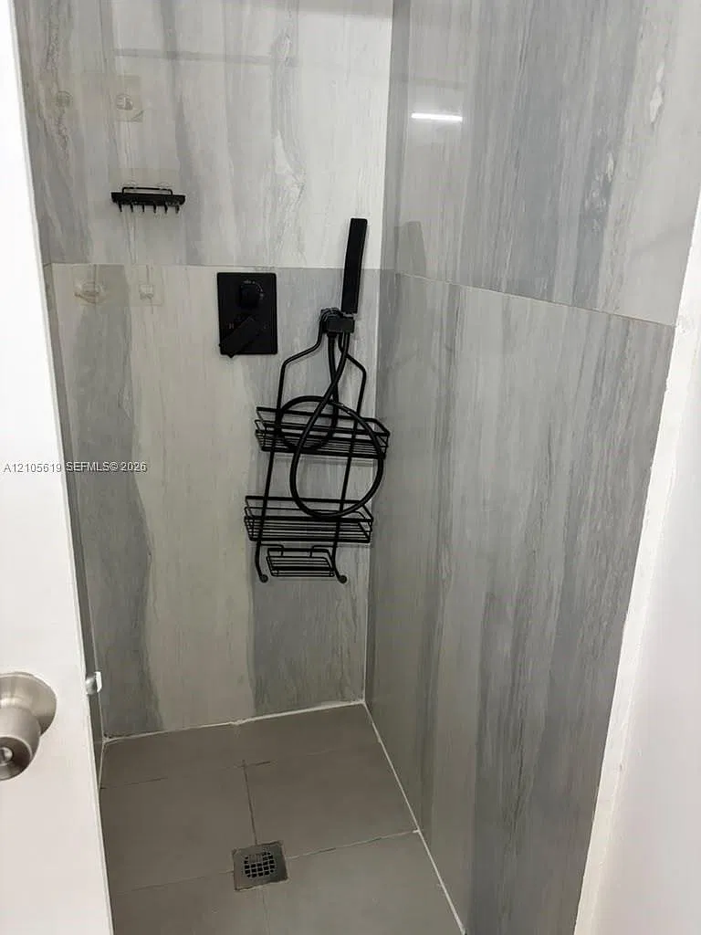 Dania Manor Corr Plat — Photo 1