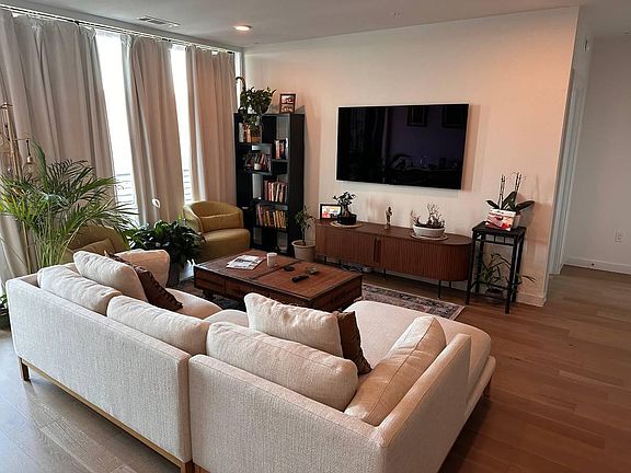 4th image of 900 S 1st St #408