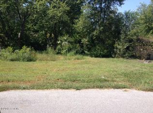 704 N Otis St, Marion, IL 62959