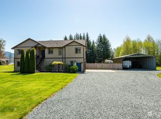 23692 Sawyer Ln, Clearlake, WA 98235