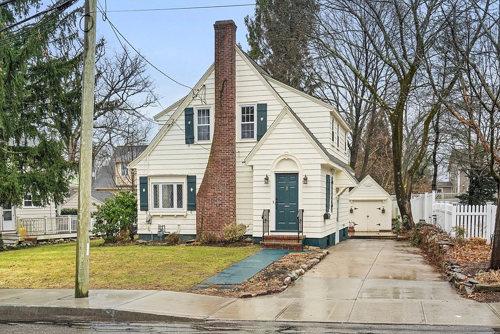 211 Cedar St, Dedham, MA 02026 Zillow