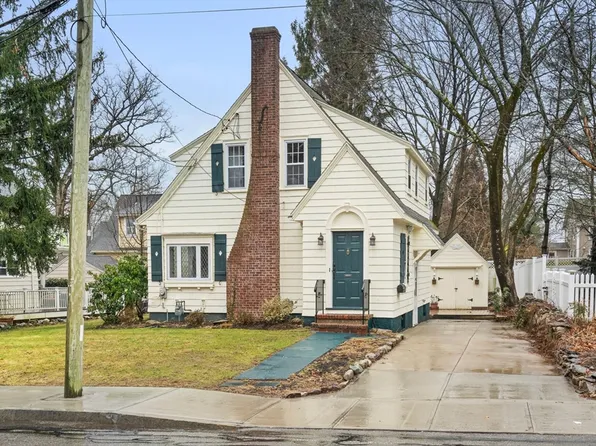 211 Cedar St, Dedham, MA 02026
