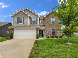 670 Albermarle Dr, Pittsboro, IN 46167
