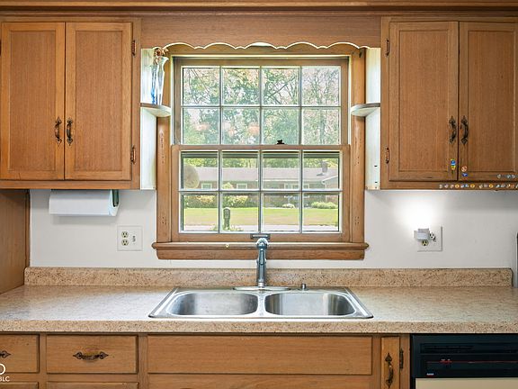 5th image of 3306 Stamm Ave