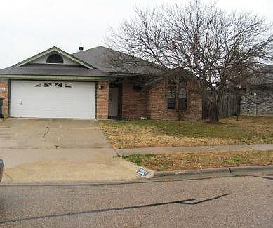 1st image of 3801 Lone Oak Dr